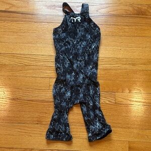 TYR Avictor 2.0 Tech Suit Closed Back